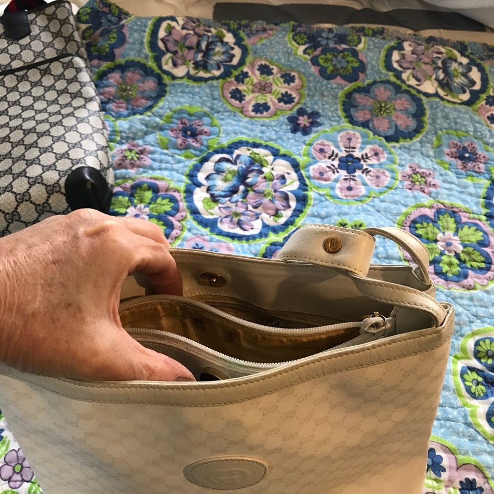 Authentic Gucci Bucket Bag - Picture 3 of 4